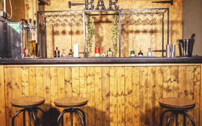 Country / Rustic bar