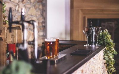 Flower bar with draft taps