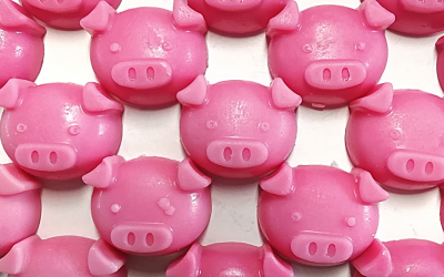 Pigs: can be made any colour