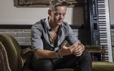 Excellent Male Singer/piano