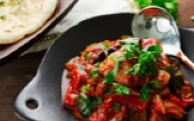 Everyone's favourite chicken Jalfrezi cooked in a medium strength sauce with peas, carrots, mushrooms and capsicum.