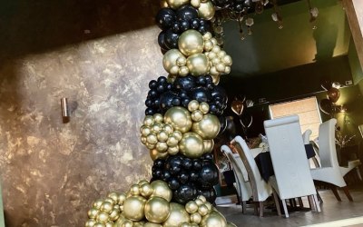 Organic balloon garland 
