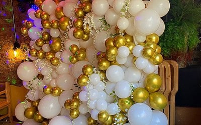 balloon wall
