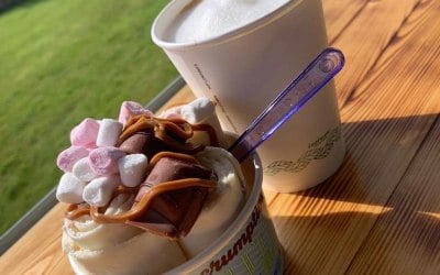 Fresh coffee and rolled ice cream treats