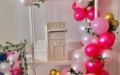 Sweet Cart, post box and balloons