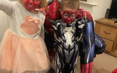 Spiderman and spiderwome 