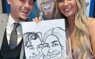 Just grab a seat and you'll have a portrait in 4 mins!