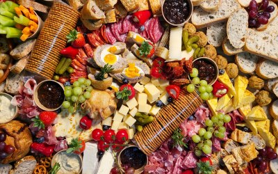 Grazing tables or grazing boxes