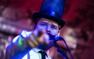 The BEST UK Wedding Bands