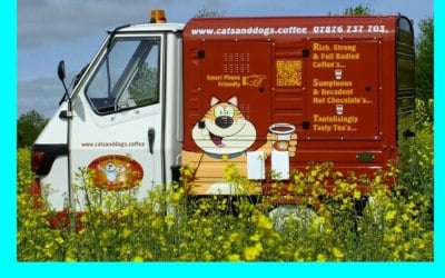 The Cats & Dogs Cafe Piaggio Ape