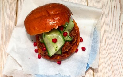 Sticky lamb bun with cucumber relish