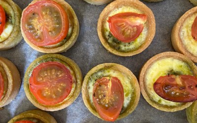Tomato and pesto tartlets