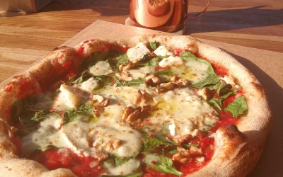 Goat's cheese, spinach & walnut