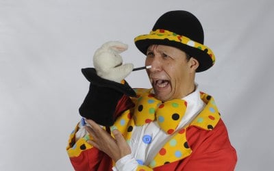 Smartie Artie with a funny bunny children love.