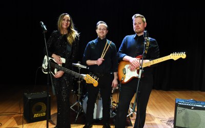 3 piece band for smaller parties. 