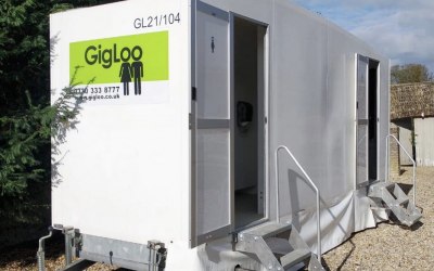 Luxury Toilet Trailer  - With Skirt