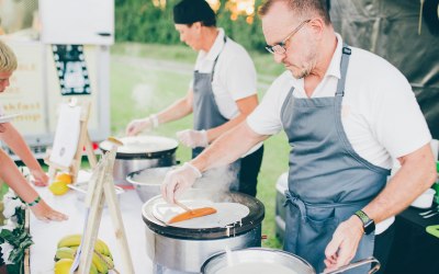 Team crepe at a busy wedding 