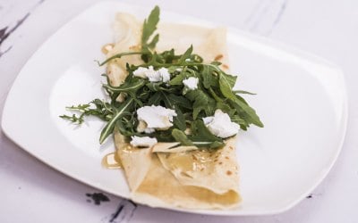Goats cheese, caramelised onion, rocket, honey