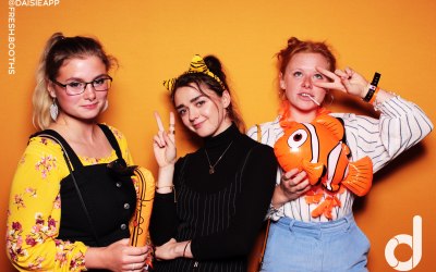 Classic Open Booth - MAISIE WILLIAMS