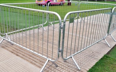 Crowd barriers 
