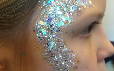Festival glitters and gem clutters to add sparkle to your event