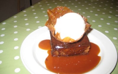 Sticky Toffee Pudding with caramael sauce and homemade vanilla ice cream