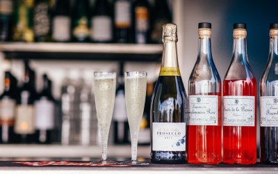Tempting. Prosecco. Wine. Bar