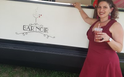 Bar alsoprovides a decent prop!