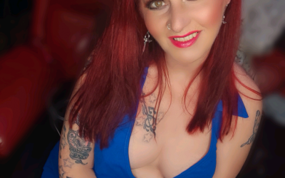 Dina Kelly vocalist