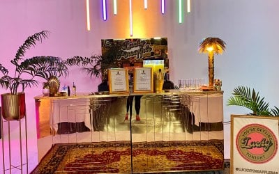 The Gold Mirror Bar - large sized set up