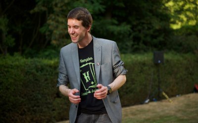 Essex based close-up magician, Kempton  - The ideal entertainment option for your wedding, corporate event or private function. 