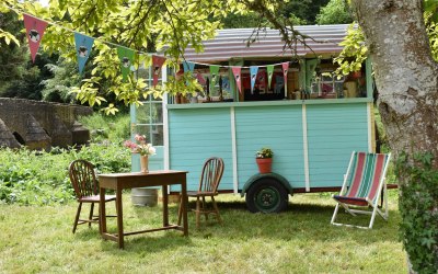 Our lovely little horsebox bar