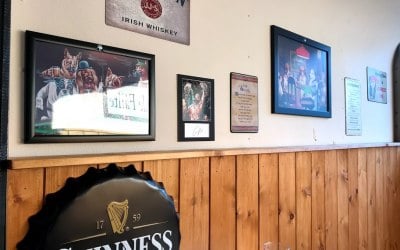 What Irish pub doesn't have dogs playing cards and pool