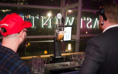 The Beer Robot in action at the Digiday Awards 2018