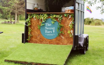 The Secret Bars - Horse box