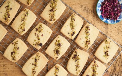 Cardamom and pistachio shortbread