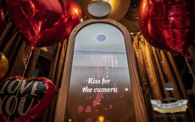 The Retro Mirror Booth 