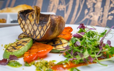 Baked Portobello Mushroom (v)