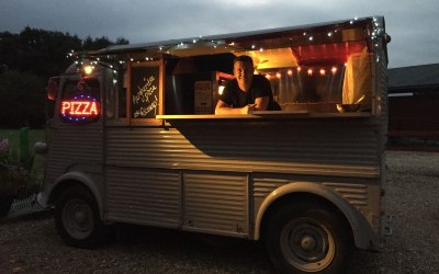 Rich serving Pizzas 