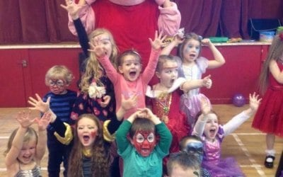 Peppa pig one of our many costumes available for your children’s party, book now! 