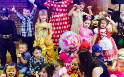 Minnie Mouse and others available for your kids party 