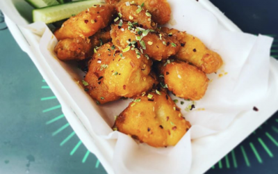 Cod bites in hot sauce and garlic yogurt