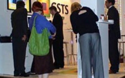 Delegates hang around for their Aura photograph