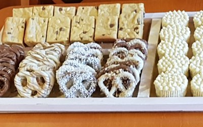Giant pretzels, vanilla chocolate chip cookie bars and mini banana pudding cheese cakes