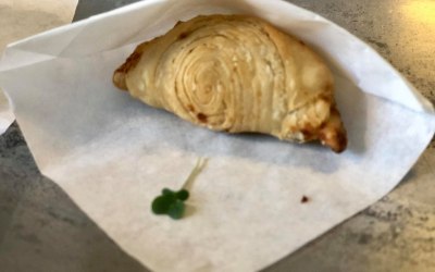 Crispy curry puffs