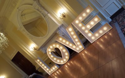 Illuminated lettering
