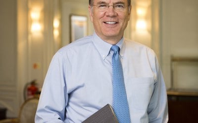 Sample of a relaxed corporate portrait when the subject only has two minutes to spare
