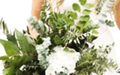 Natural bouquet for this Ibiza wedding koi