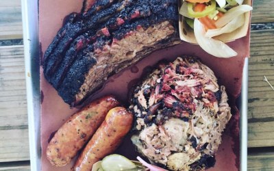 A tray full of barbecue...