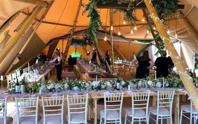 Louise & Anthony's fresh foliage wedding